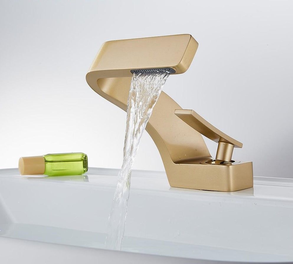 Perspective view of the tap, highlighting its contemporary design