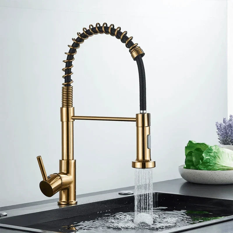 Overview of the gold-plated tap with a brushed finish