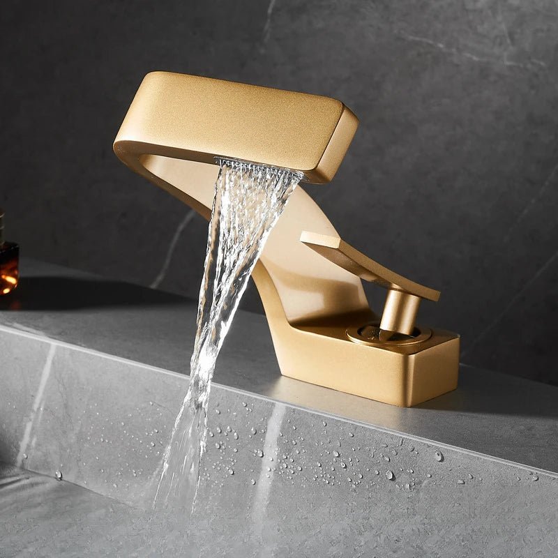 Bathroom faucet with minimalist design
