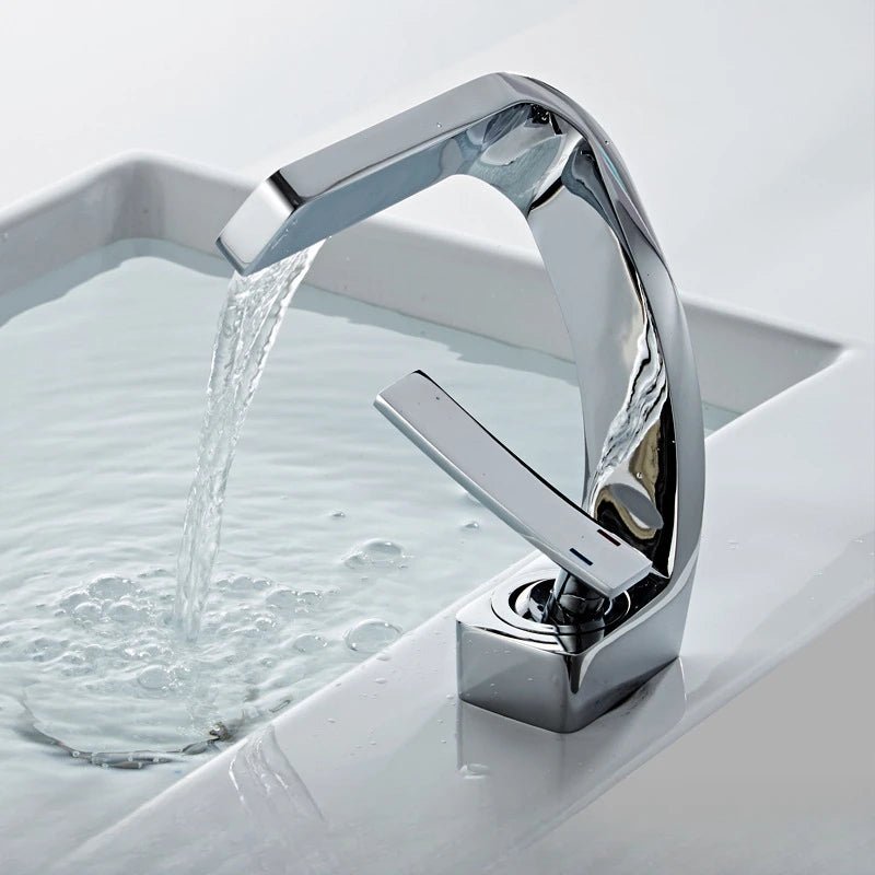 Brass tap with soft and quiet flow