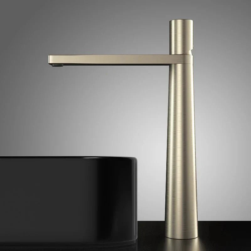Overview of the brass tap, low version