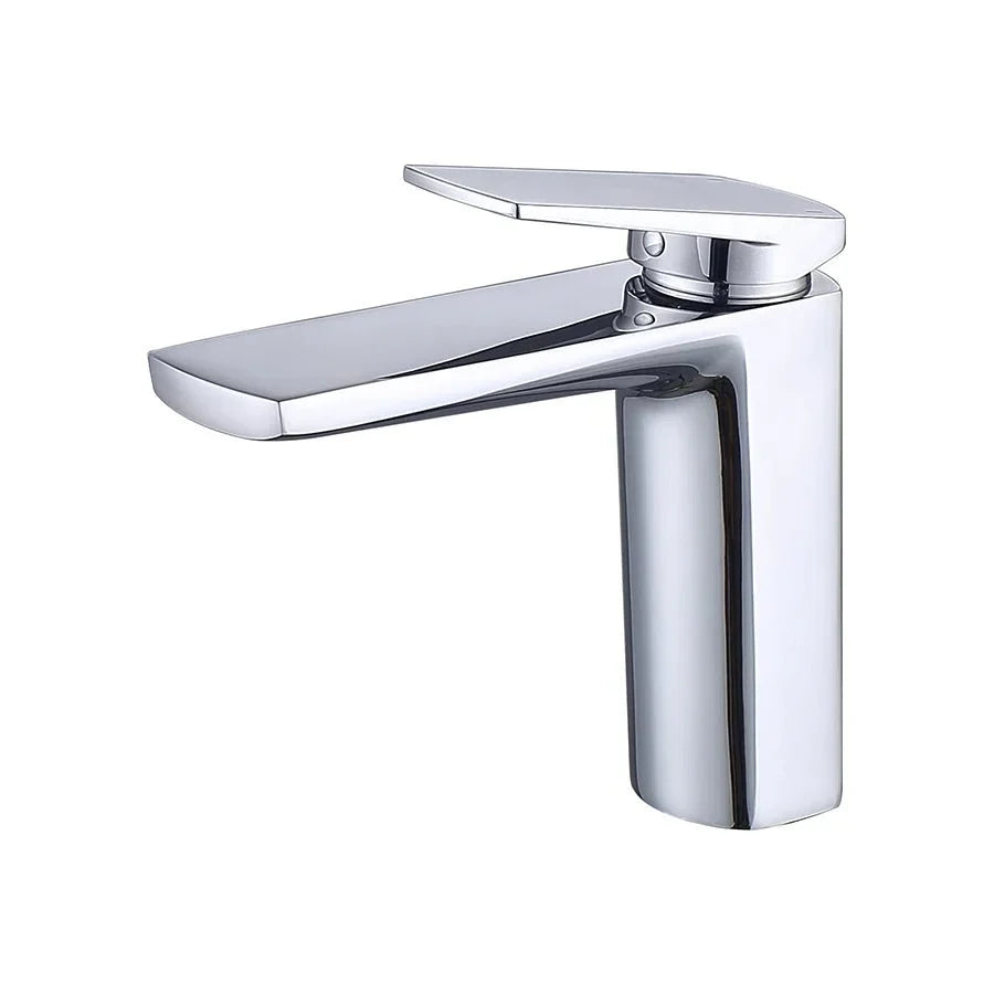 Brass tap with centerset fitting and flexible hoses