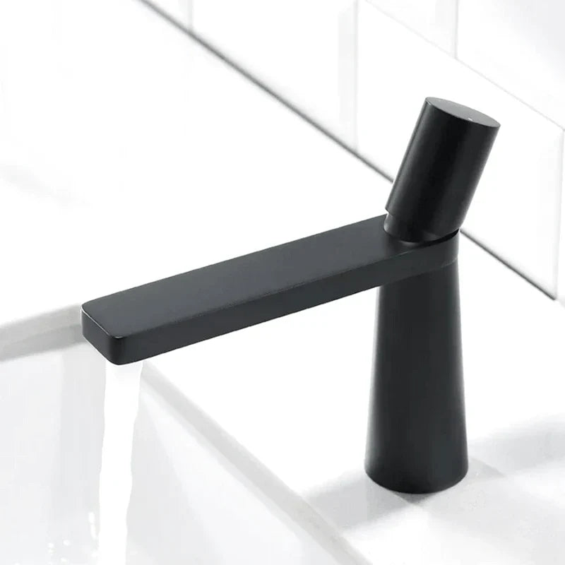 Black faucet with ergonomic handle and matte finish