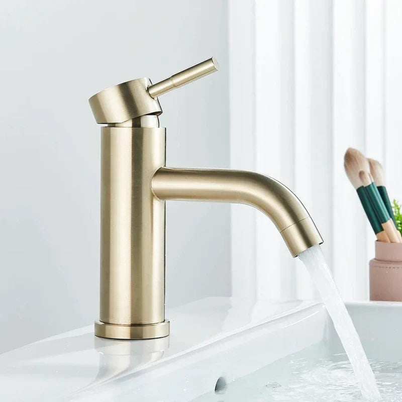Overview of the gold faucet on a worktop