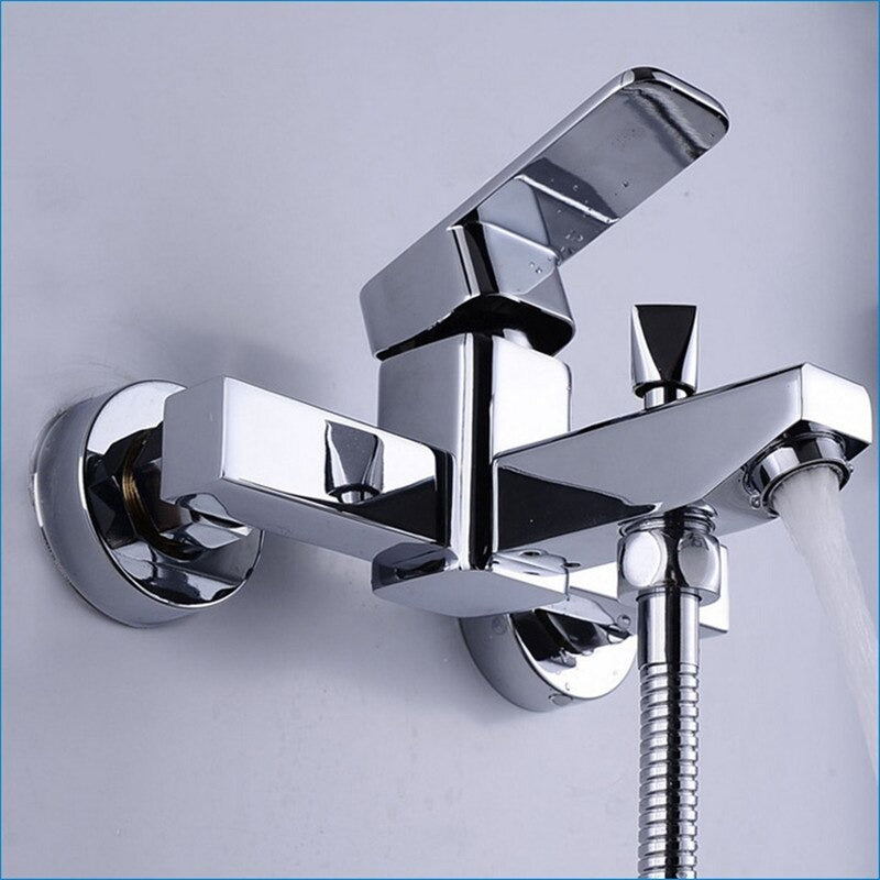 A Chrome Bathtub Faucet Image